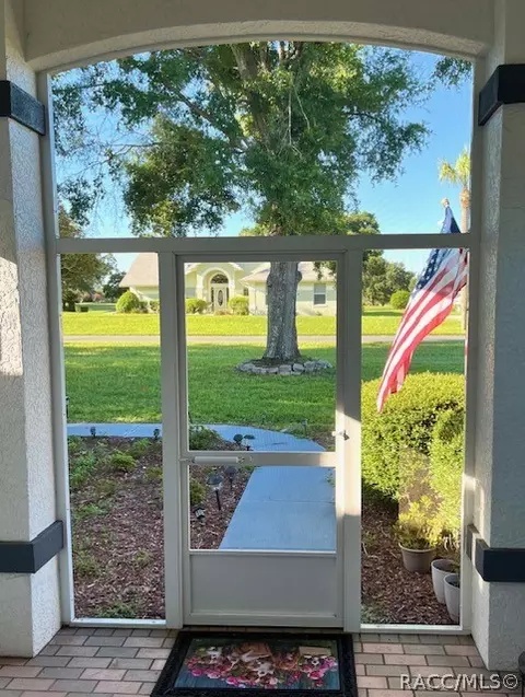 Exterior - 675 E Charleston Ct, Hernando, FL 34442 photo 4 of 8