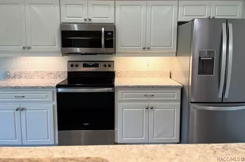 Kitchen - 675 E Charleston Ct, Hernando, FL 34442 photo 8 of 8