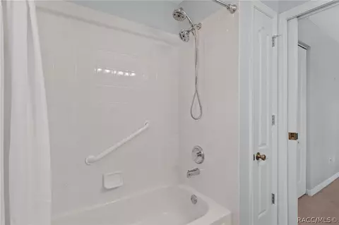 Bath - 6267 W Glynborne Loop, Crystal River, FL 34429 photo 2 of 3