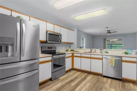 Kitchen - 6267 W Glynborne Loop, Crystal River, FL 34429 photo 1 of 2