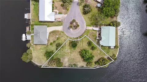 11889 W Coquina Ct, Crystal River, FL 34429