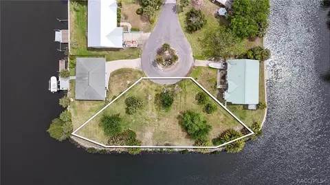 11889 W Coquina Ct, Crystal River, FL 34429
