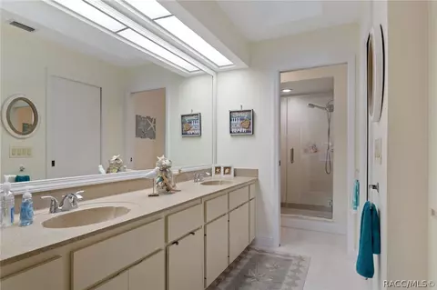 Bath - 1504 N Foxboro Loop, Crystal River, FL 34429 photo 1 of 3