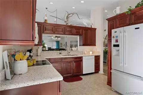 Kitchen - 1504 N Foxboro Loop, Crystal River, FL 34429 photo 3 of 3