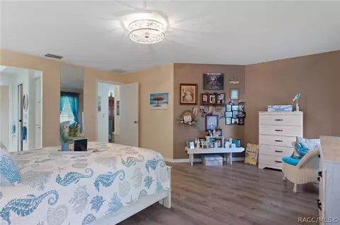 Bedroom - 1504 N Foxboro Loop, Crystal River, FL 34429 photo 2 of 4