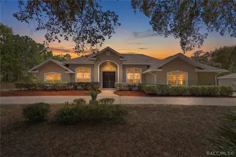 2220 N Sheriff Dr, Beverly Hills, FL 34465