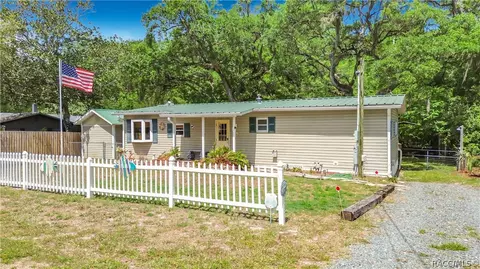 4129 E Riverside Dr, Dunnellon, FL 34434