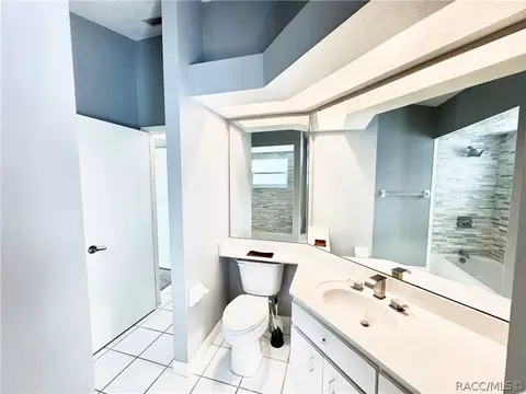 Bath - 604 W Massachusetts St, Hernando, FL 34442 photo 2 of 10