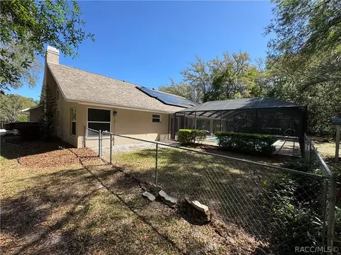 Exterior - 604 W Massachusetts St, Hernando, FL 34442 photo 6 of 17