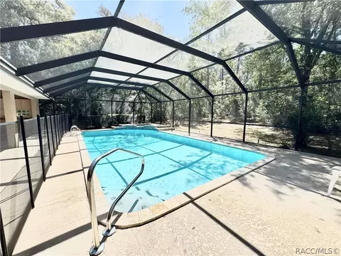 Exterior - 604 W Massachusetts St, Hernando, FL 34442 photo 10 of 17