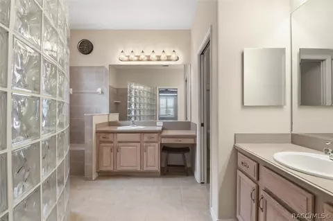 Bath - 160 W Doerr Path, Hernando, FL 34442 photo 1 of 4
