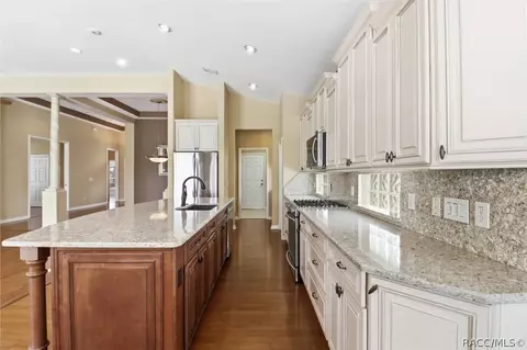 Kitchen - 160 W Doerr Path, Hernando, FL 34442 photo 2 of 5