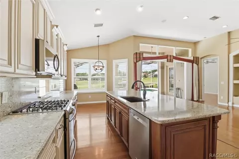 Kitchen - 160 W Doerr Path, Hernando, FL 34442 photo 4 of 5