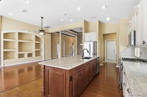 Kitchen - 160 W Doerr Path, Hernando, FL 34442 photo 3 of 5