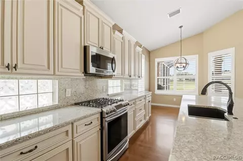 Kitchen - 160 W Doerr Path, Hernando, FL 34442 photo 5 of 5
