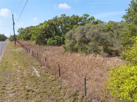 5439 W Oakhill St, Dunnellon, FL 34433