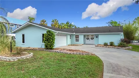 1851 NW 18th St, Crystal River, FL 34428