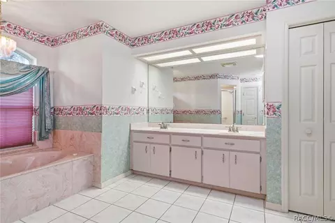 Bath - 794 E Reehill St, Lecanto, FL 34461 photo 2 of 3