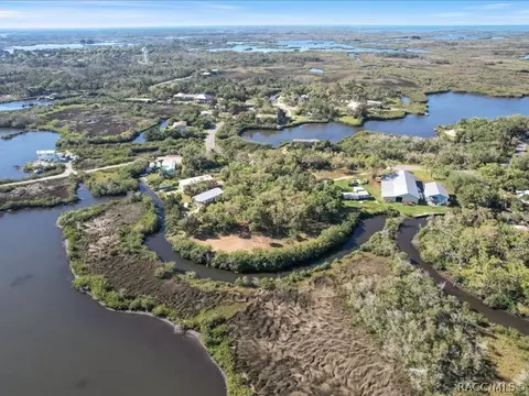 1465 S Surf Loop, Crystal River, FL 34429 photo 2