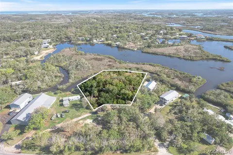 1465 S Surf Loop, Crystal River, FL 34429 photo 3