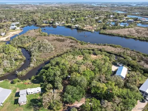 1465 S Surf Loop, Crystal River, FL 34429 photo 5