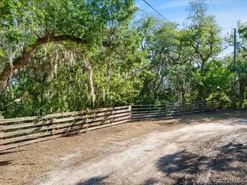 1465 S Surf Loop, Crystal River, FL 34429 photo 12