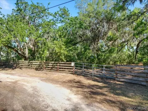 1465 S Surf Loop, Crystal River, FL 34429 photo 19