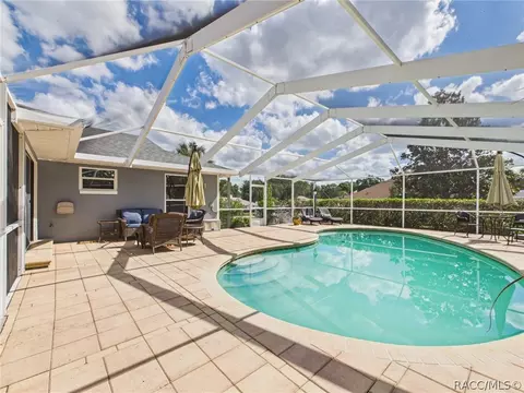 Exterior - 650 E Dakota Ct, Hernando, FL 34442 photo 10 of 16