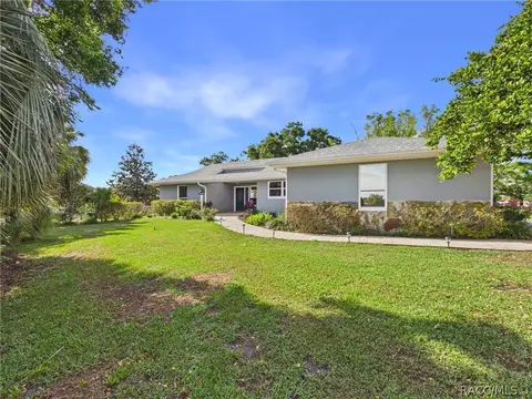 Exterior - 650 E Dakota Ct, Hernando, FL 34442 photo 2 of 16