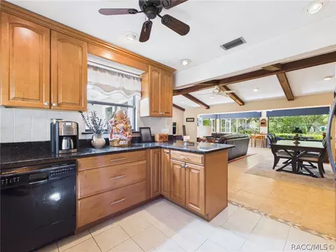 Kitchen - 650 E Dakota Ct, Hernando, FL 34442 photo 4 of 4