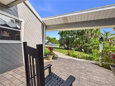 Exterior - 650 E Dakota Ct, Hernando, FL 34442 photo 6 of 16