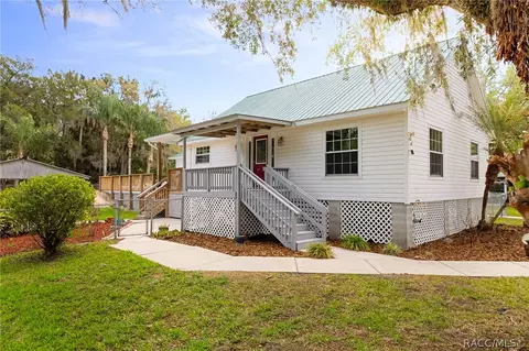 5447 S Boulevard Dr, Homosassa, FL 34448
