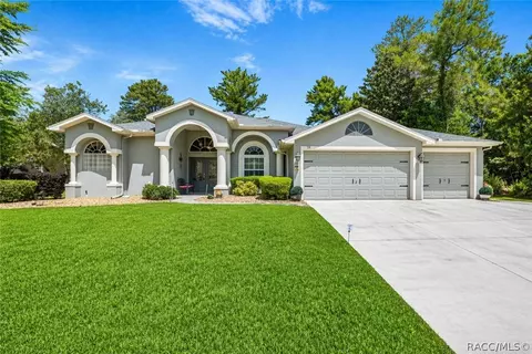 13 Matricaria Ct, Homosassa, FL 34446