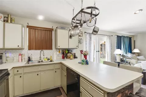Kitchen - 334 S Raymo Ter, Lecanto, FL 34461 photo 2 of 2