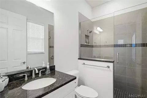 Bath - 2210 N Peakview Loop, Hernando, FL 34442 photo 6 of 7