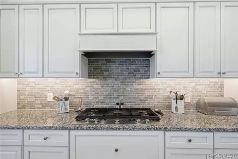Kitchen - 2210 N Peakview Loop, Hernando, FL 34442 photo 5 of 10