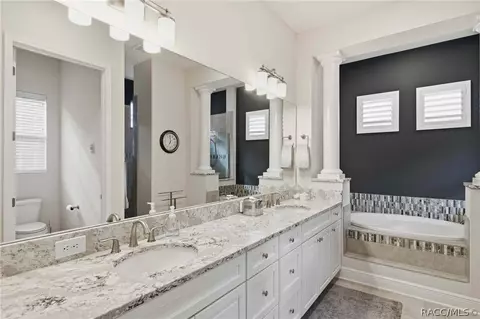 Bath - 2210 N Peakview Loop, Hernando, FL 34442 photo 1 of 7