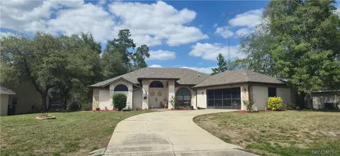 27 Grass St, Homosassa, FL 34446
