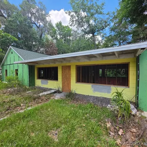 8869 E Ogden Ln, Floral City, FL 34436