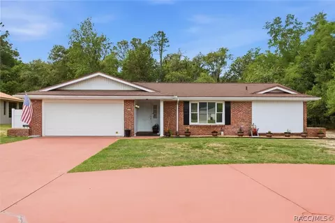 61 Cypress Blvd W, Homosassa, FL 34446