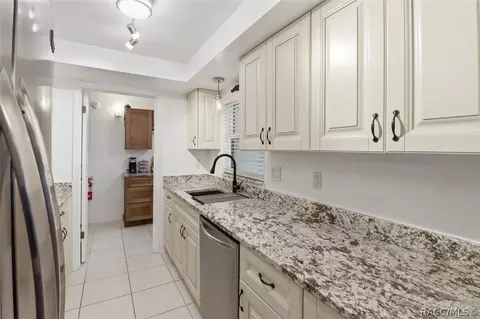 Kitchen - 115 E Hartford St #2A, Hernando, FL 34442 photo 2 of 5