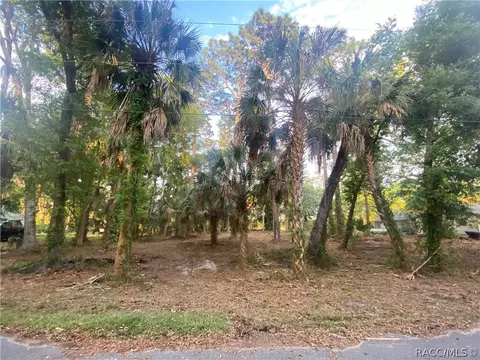 3403 N Olive Ave, Crystal River, FL 34428