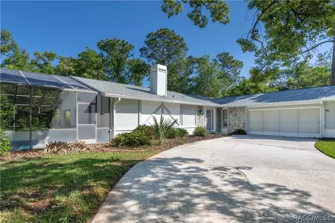 12 Mastic Ct E, Homosassa, FL 34446