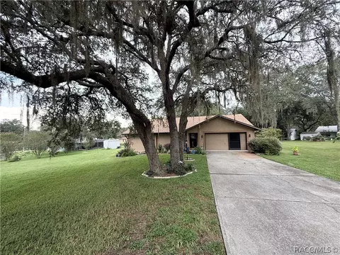 Exterior - 7120 N Croton Pt, Hernando, FL 34442 photo 2 of 11