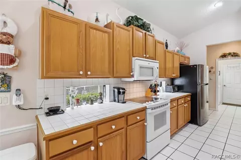 Kitchen - 3182 N Lambeth Path, Hernando, FL 34442 photo 4 of 5