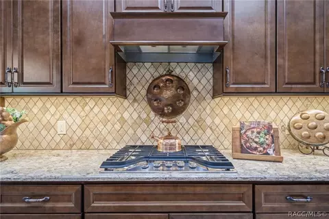 Kitchen - 1083 W Pointer Loop, Hernando, FL 34442 photo 6 of 9