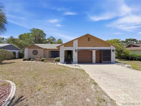 8081 Pagoda Dr, Spring Hill, FL 34606