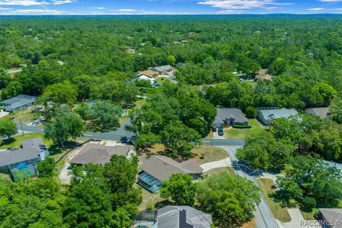 2 Canela Ct, Homosassa, FL 34446