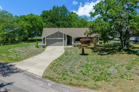 2 Canela Ct, Homosassa, FL 34446