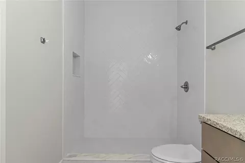 Bath - 494 E Charleston Ct, Hernando, FL 34442 photo 2 of 2